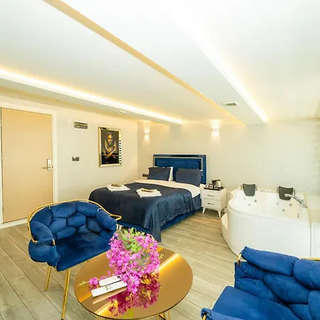 Apartahotel Luce Taksim 4*